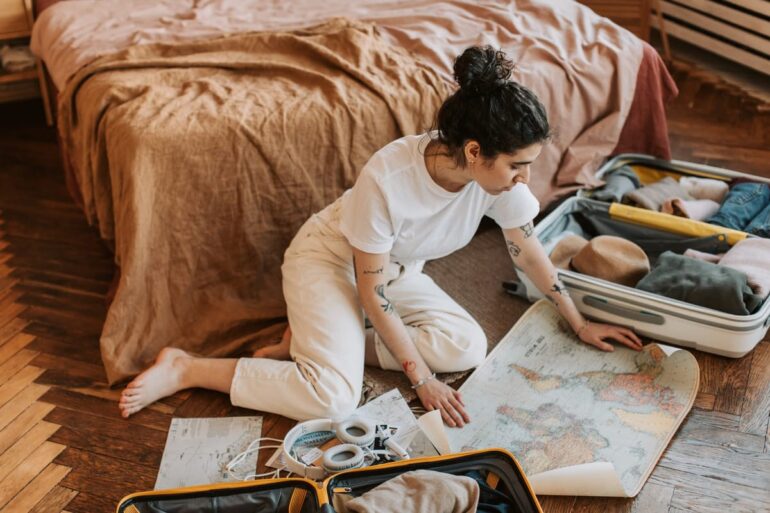 Comment se préparer à voyager seul