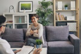 Pourquoi consulter un psychologue par téléphone ?